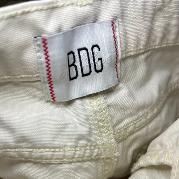 BDG Woman's Cream Cargo Carpenter Baggie Slouchy Pants Sz 27 - Picture 5 of 9